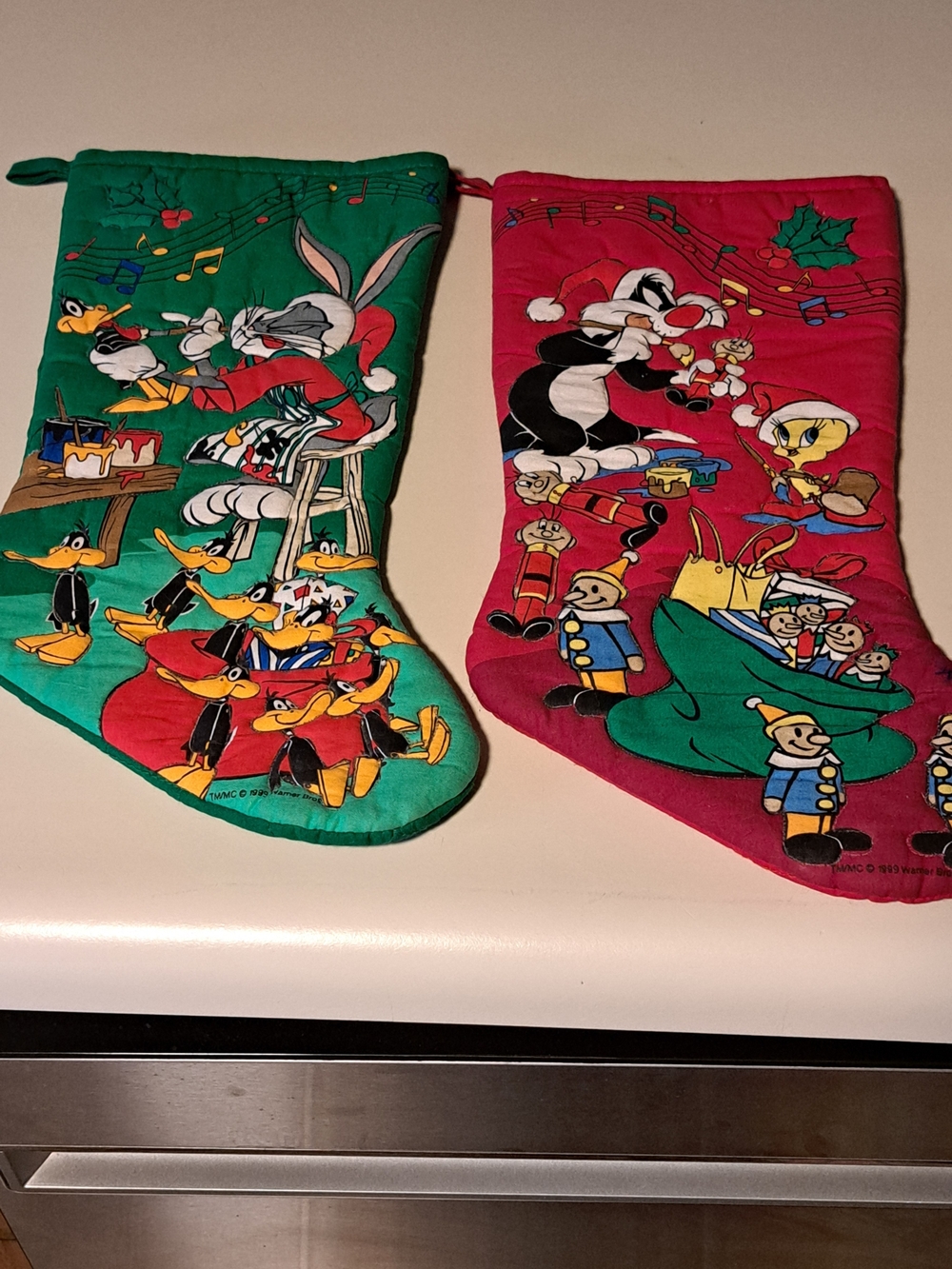 Warner Bros. Kids Christmas Stockings – Green & Red Set
